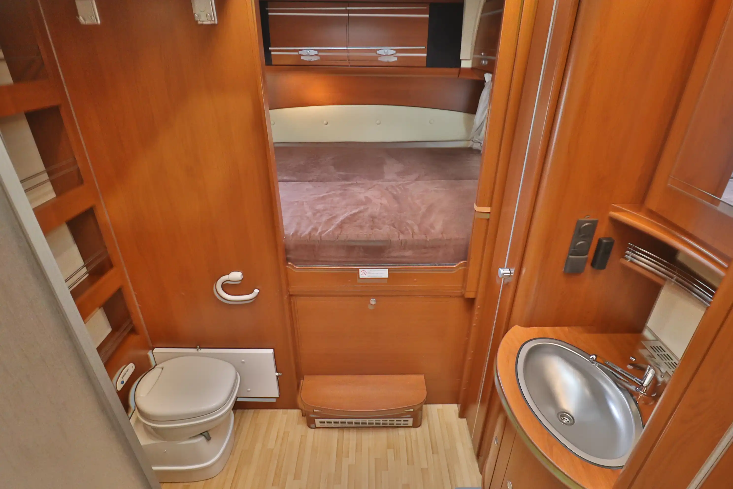 DETHLEFFS A 9800 XXL Globetrotter